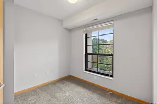 820 Emerald St, Saint Paul, MN 55114 - Photo 25