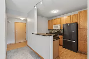 820 Emerald St, Saint Paul, MN 55114 - Photo 15