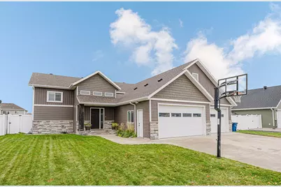 1809 42nd Street S, Moorhead, MN 56560 - Photo 1