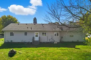 309 E Iowa St, Elmore, MN 56027 - Photo 5