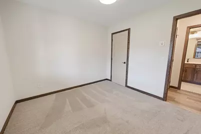 2323 40th Avenue S, Saint Cloud, MN 56301 - Photo 5