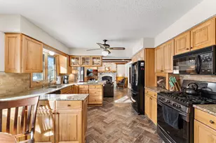 18136 Yorkshire Ave, Prior Lake, MN 55372 - Photo 39