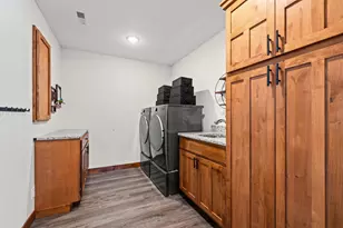 2866 Coventry Cir, River Falls, WI 54022 - Photo 9