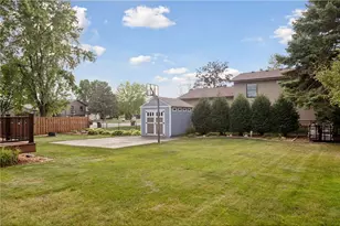 2404 Helena Ave N, Oakdale, MN 55128 - Photo 35