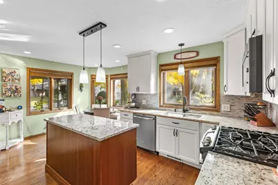 1110 Hollybrook Drive, Wayzata, MN 55391 - Photo 5