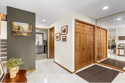 1110 Hollybrook Drive, Wayzata, MN 55391 - Photo 9