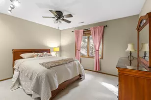 1110 Hollybrook Dr, Wayzata, MN 55391 - Photo 27