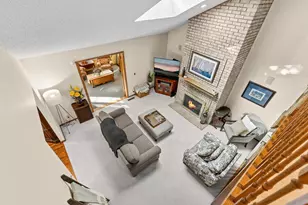 1110 Hollybrook Dr, Wayzata, MN 55391 - Photo 13