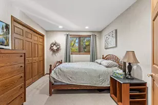 1110 Hollybrook Dr, Wayzata, MN 55391 - Photo 35