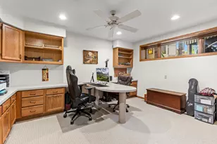 1110 Hollybrook Dr, Wayzata, MN 55391 - Photo 33