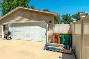 136 1st Ave, Alden, MN 56009 - Photo 35