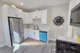 1323 Lincoln Ave, Saint Paul, MN 55105 - Photo 13