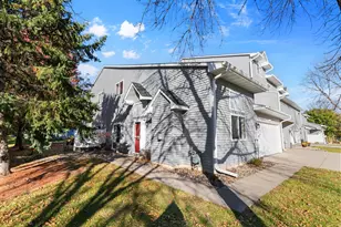 700 Kingfisher Ln, Woodbury, MN 55125 - Photo 11