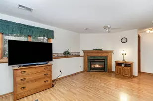 38280 Great Oaks Ct, North Branch, MN 55056 - Photo 17