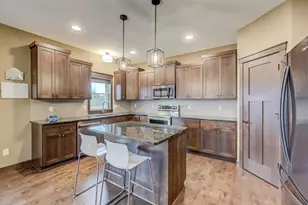 1261 84th St, New Richmond, WI 54017 - Photo 5