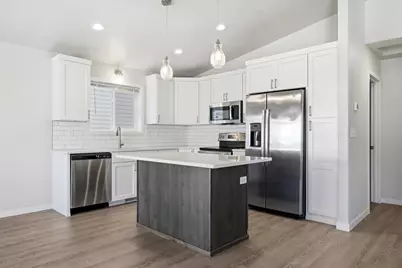 3767 Chinook Drive S, Fargo, ND 58104 - Photo 7