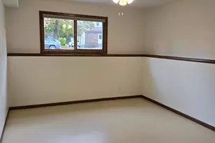 215 Manila Street NE, Willmar, MN 56201 - Photo 13