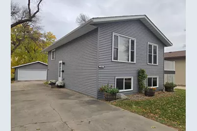 215 Manila Street NE, Willmar, MN 56201 - Photo 1