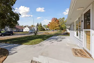7429 Clinton Avenue, Richfield, MN 55423 - Photo 5