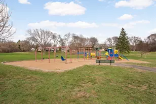 5124 Heritage Hills Dr, Bloomington, MN 55437 - Photo 41