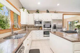 9031 Highview Ln, Woodbury, MN 55125 - Photo 17