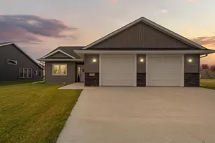 873 Escalade Ln SE, Owatonna, MN 55060 - Photo 3