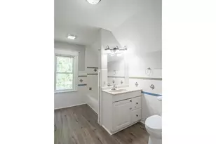 938 Cypress St, Saint Paul, MN 55106 - Photo 11