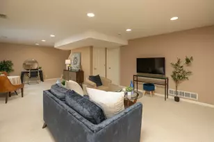 810 Foxcroft Cir SW, Rochester, MN 55902 - Photo 41