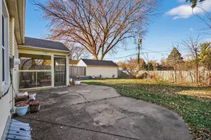 4930 Normandy Pl, Golden Valley, MN 55422 - Photo 9