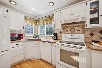 525 Sycamore Lane N, Plymouth, MN 55441 - Photo 15