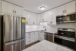 1150 Black Oaks Ln N, Plymouth, MN 55447 - Photo 11