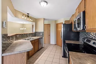 7623 Nicholas Way, Chanhassen, MN 55317 - Photo 11