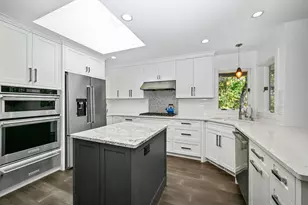 6102 Waterford Ct S, Edina, MN 55436 - Photo 7