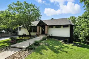 16515 Hilltop Terrace, Minnetonka, MN 55345 - Photo 3