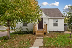 1024 Center St, North Mankato, MN 56003 - Photo 1