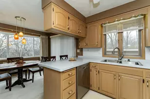 1073 Forest Hills Dr SW, Rochester, MN 55902 - Photo 15