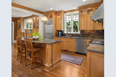 2554 W Lake Of The Isles Parkway, Minneapolis, MN 55405 - Photo 19