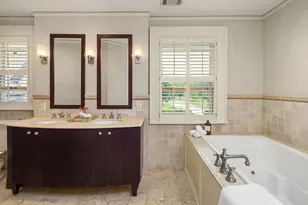 2554 W Lake of the Isles Pkwy, Minneapolis, MN 55405 - Photo 29