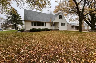 124 2nd St E, Tracy, MN 56175 - Photo 3