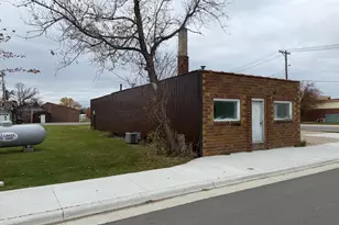 219 1st Ave NE, Baudette, MN 56623 - Photo 1