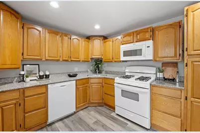 3306 Logan Avenue N, Minneapolis, MN 55412 - Photo 7