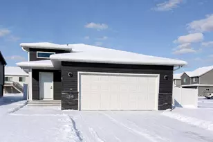 1138 46th Ave S, Moorhead, MN 56560 - Photo 1