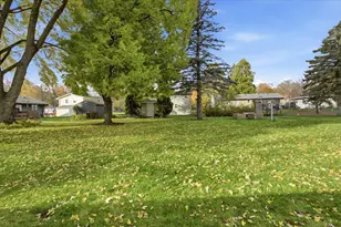 990 Hassan St SE, Hutchinson, MN 55350 - Photo 7