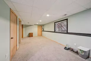 38456 Coventry Dr, North Branch, MN 55056 - Photo 33