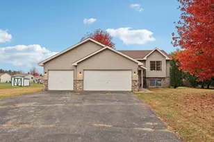 38456 Coventry Dr, North Branch, MN 55056 - Photo 5