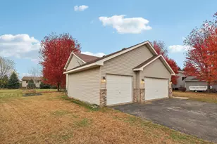 38456 Coventry Dr, North Branch, MN 55056 - Photo 3