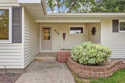 710 Upper Johnson Circle, Saint Peter, MN 56082 - Photo 3