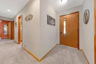 710 Upper Johnson Cir, Saint Peter, MN 56082 - Photo 9