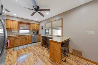 710 Upper Johnson Circle, Saint Peter, MN 56082 - Photo 13