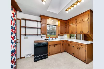 8214 32nd Place N, Crystal, MN 55427 - Photo 9